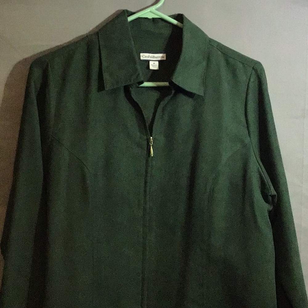 CROFT &BARROW - zipper front blouse ,sz M dk green